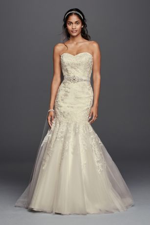 Sweetheart Lace Wedding Dress for Petites